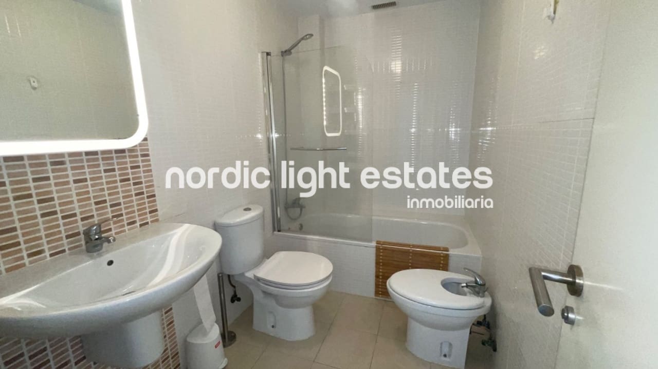 4 makuuhuone Paritalo myytävänä paikassa Torrox-Costa mukana uima-altaan 
autotalli - 330 000 € (Ref: 9789483)