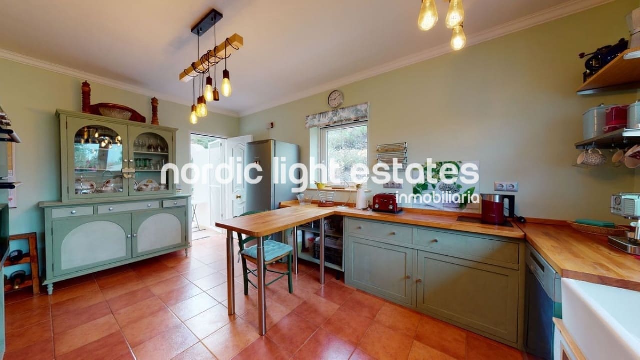 3 sovrum Finca/Hus på landet till salu i Competa med pool garage - 362 000 € (Ref: 9789685)