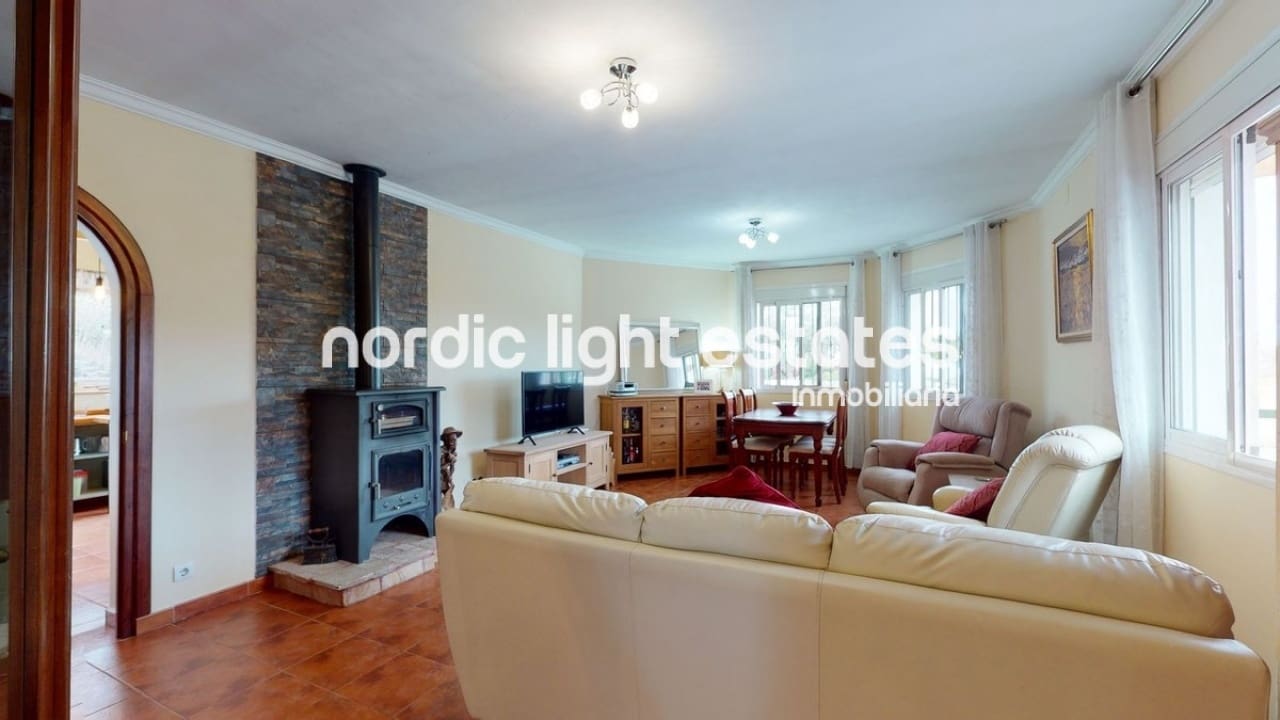 3 sovrum Finca/Hus på landet till salu i Competa med pool garage - 362 000 € (Ref: 9789685)