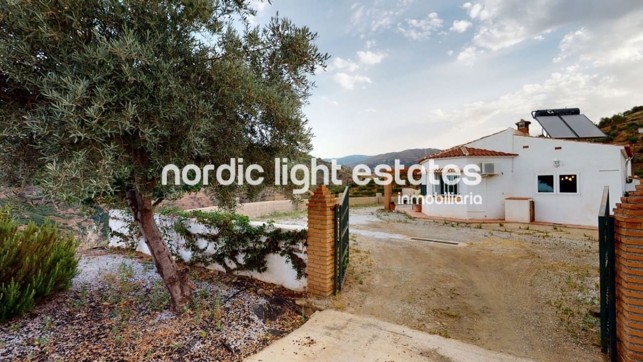 3 sovrum Finca/Hus på landet till salu i Competa med pool garage - 362 000 € (Ref: 9789685)