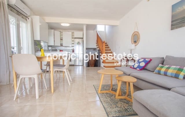 3 soveværelse Villa til salg i Nerja med swimmingpool - € 565.000 (Ref: 9789686)