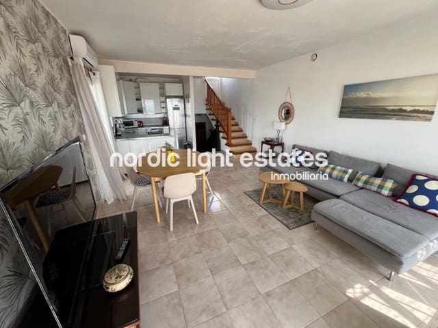 3 soveværelse Villa til salg i Nerja med swimmingpool - € 565.000 (Ref: 9789686)