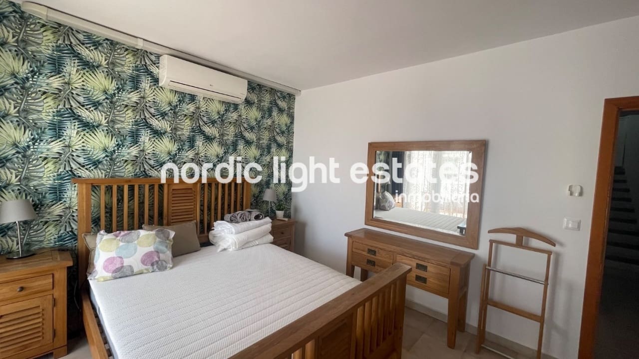 3 bedroom Villa for sale in Nerja with pool - € 565,000 (Ref: 9789686)