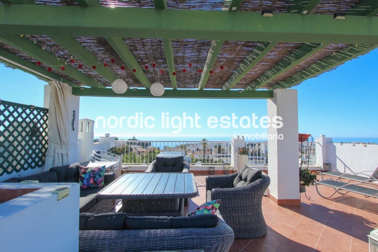 3 bedroom Villa for sale in Nerja with pool - € 565,000 (Ref: 9789686)