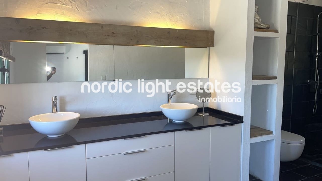 3 soveværelse Finca/Landehus til salg i Canillas de Aceituno med swimmingpool garage - € 699.000 (Ref: 9793728)