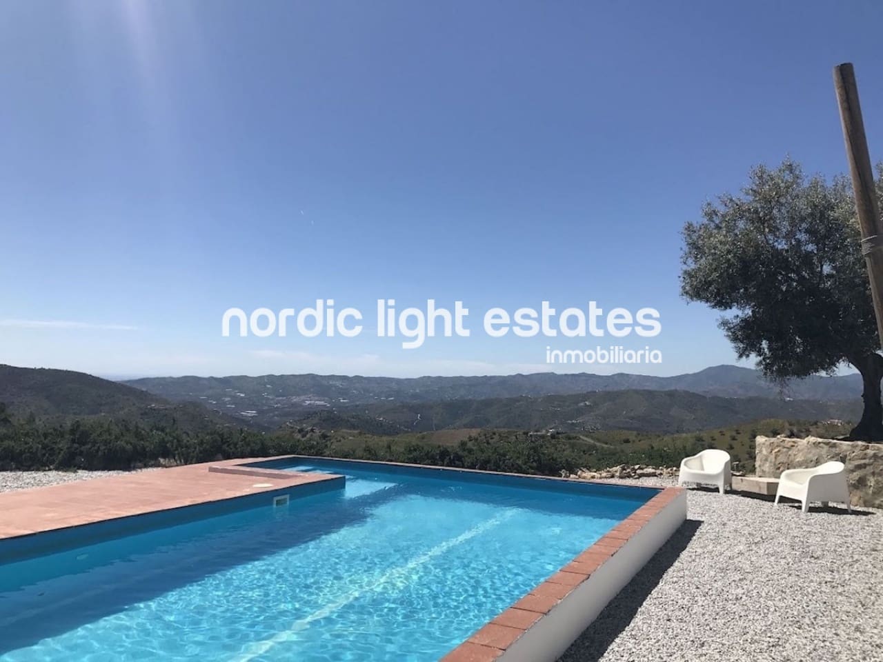 3 soveværelse Finca/Landehus til salg i Canillas de Aceituno med swimmingpool garage - € 699.000 (Ref: 9793728)