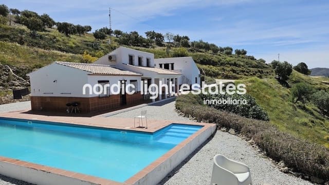 3 soveværelse Finca/Landehus til salg i Canillas de Aceituno med swimmingpool garage - € 699.000 (Ref: 9793728)