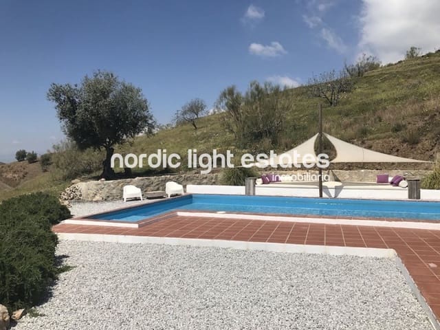 3 soveværelse Finca/Landehus til salg i Canillas de Aceituno med swimmingpool garage - € 699.000 (Ref: 9793728)