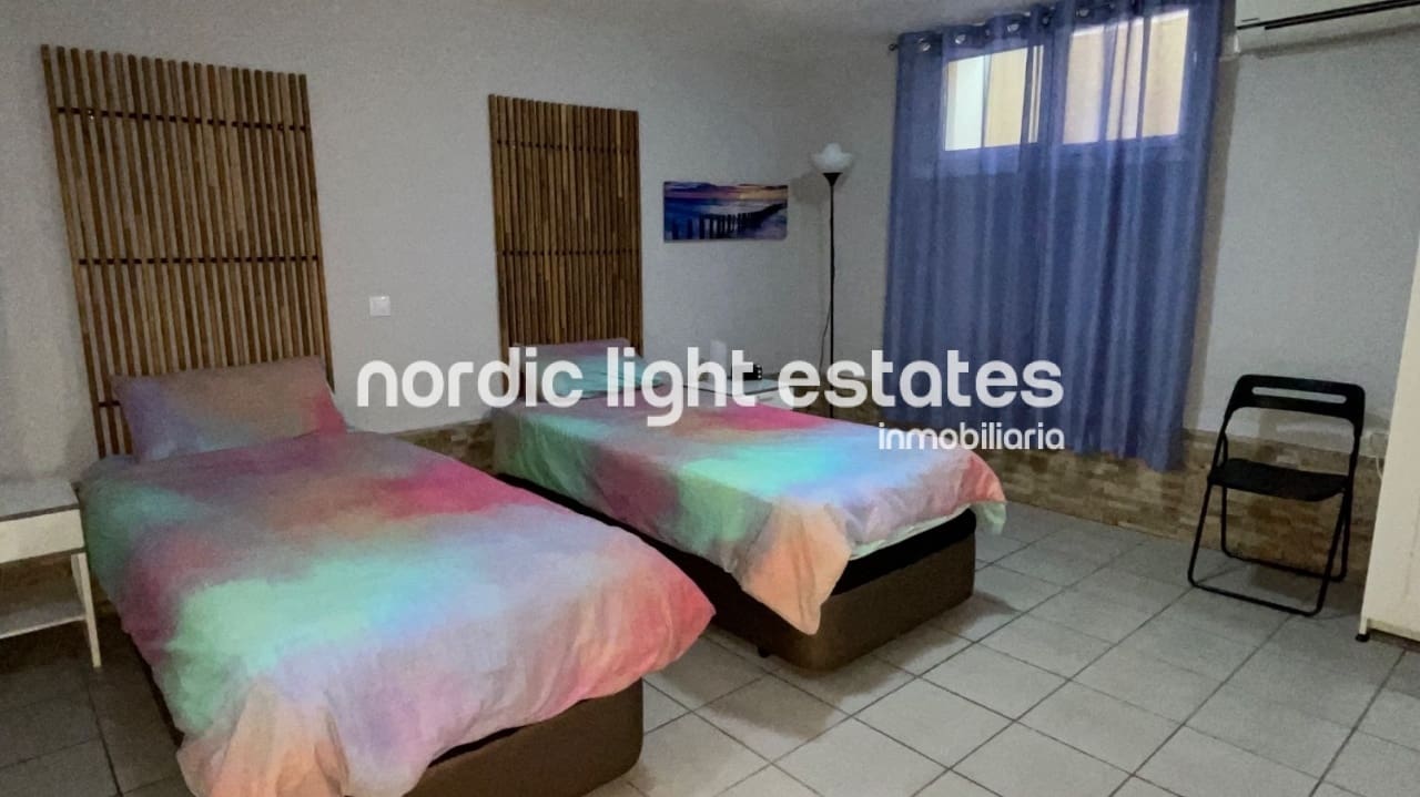 3 soveværelse Villa til salg i Torrox-Costa med swimmingpool garage - € 469.000 (Ref: 9793729)