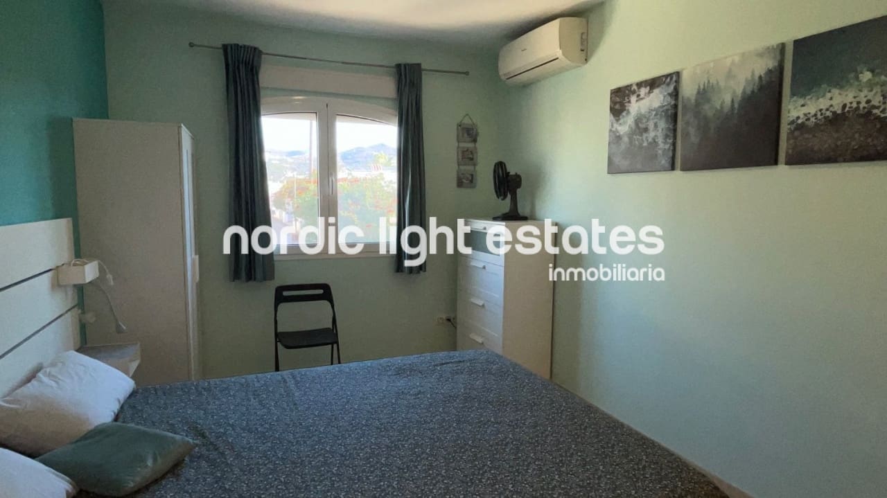 3 soveværelse Villa til salg i Torrox-Costa med swimmingpool garage - € 469.000 (Ref: 9793729)