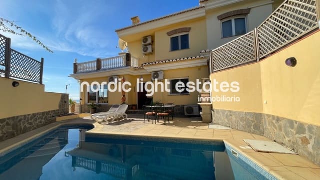3 chambre Villa/Maison à vendre à Torrox-Costa, Torrox avec piscine garage - 469 000 € (Ref: 9793729)