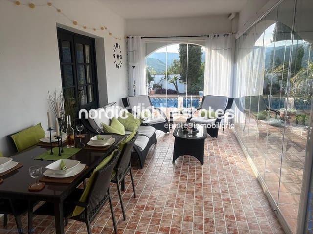 3 slaapkamer Finca/Landhuis te koop in Comares met zwembad garage - € 350.000 (Ref: 9802730)