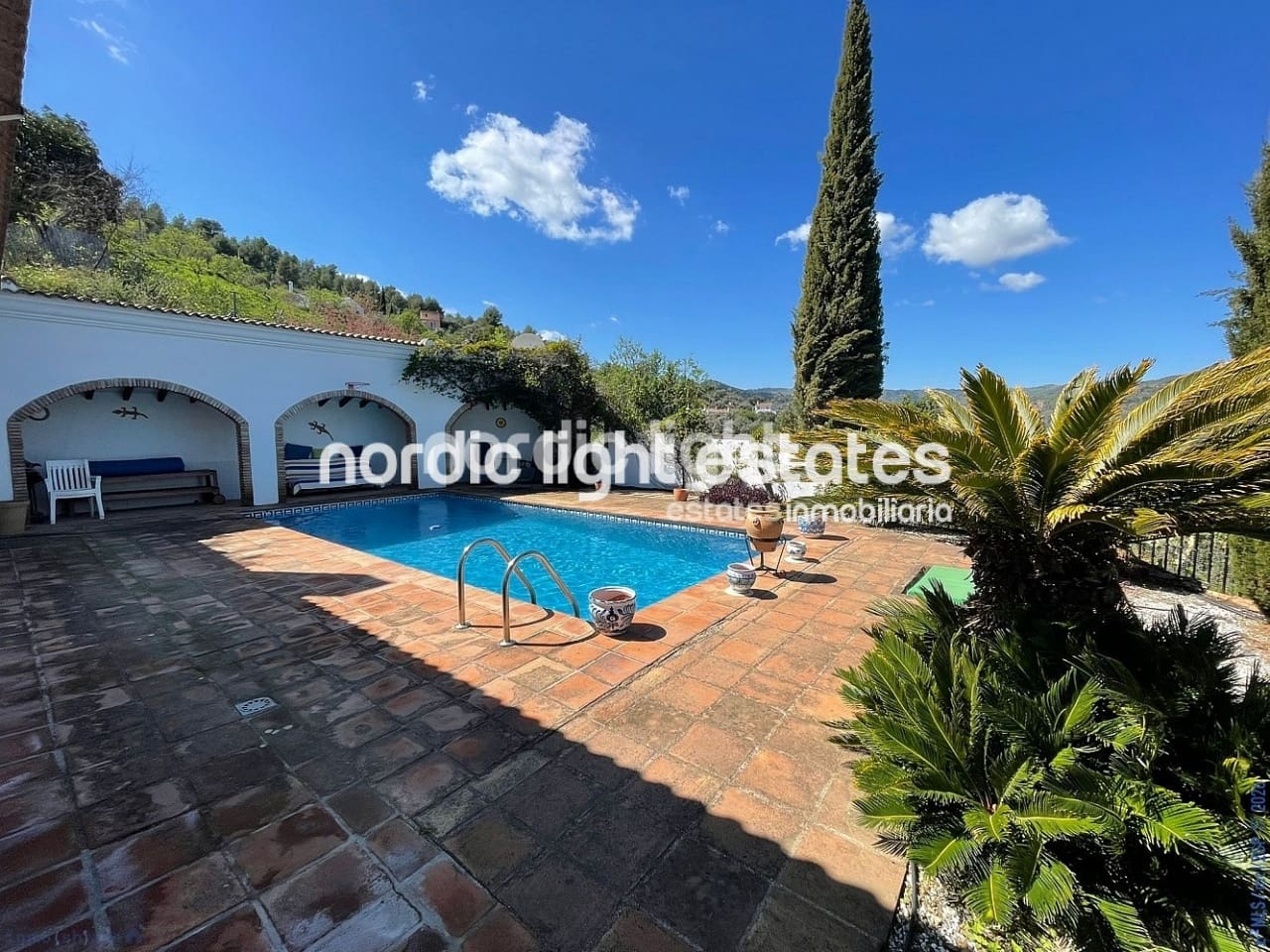 3 bedroom Finca/Country House for sale in Comares with pool garage - € 350,000 (Ref: 9802730)