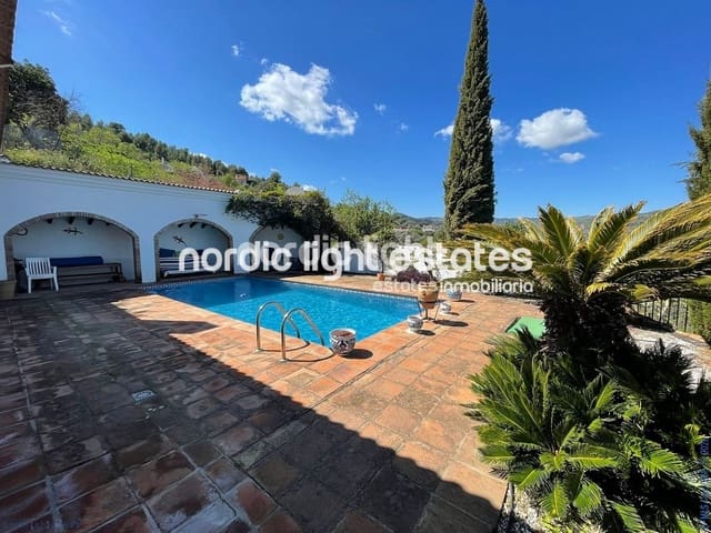 3 slaapkamer Finca/Landhuis te koop in Comares met zwembad garage - € 350.000 (Ref: 9802730)