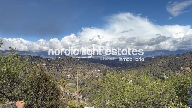 3 slaapkamer Finca/Landhuis te koop in Comares met zwembad garage - € 350.000 (Ref: 9802730)