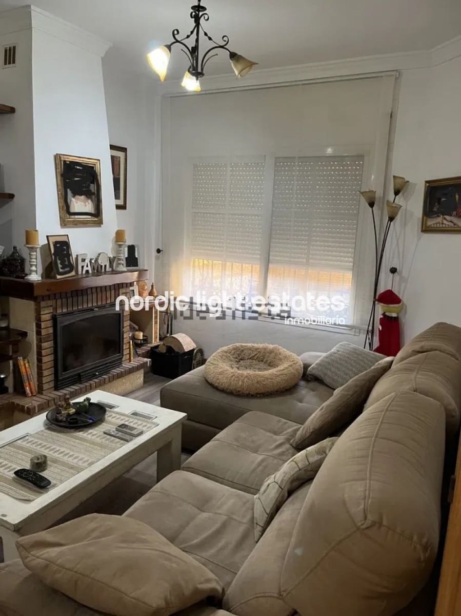 Pareado de 5 habitaciones en Málaga ciudad en venta con piscina garaje - 497.000 € (Ref: 9809658)