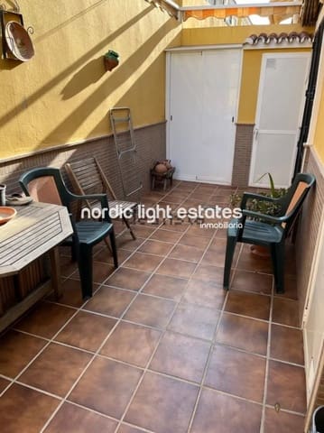 Pareado de 5 habitaciones en Los Prados, Málaga ciudad en venta con piscina garaje - 497.000 € (Ref: 9809658)