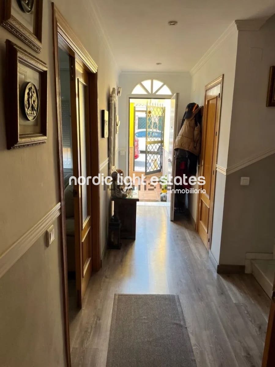 Pareado de 5 habitaciones en Málaga ciudad en venta con piscina garaje - 497.000 € (Ref: 9809658)