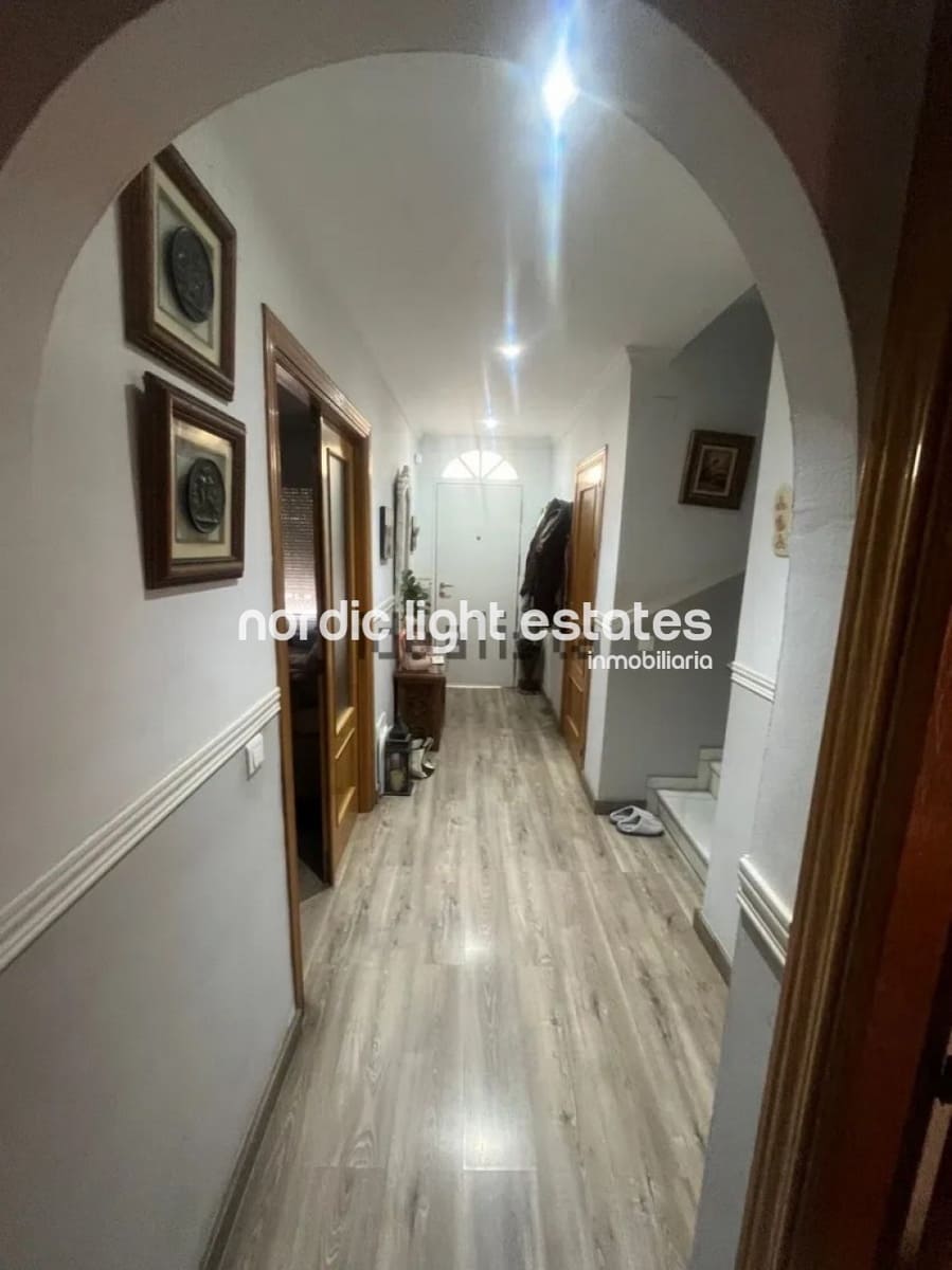 Pareado de 5 habitaciones en Málaga ciudad en venta con piscina garaje - 497.000 € (Ref: 9809658)
