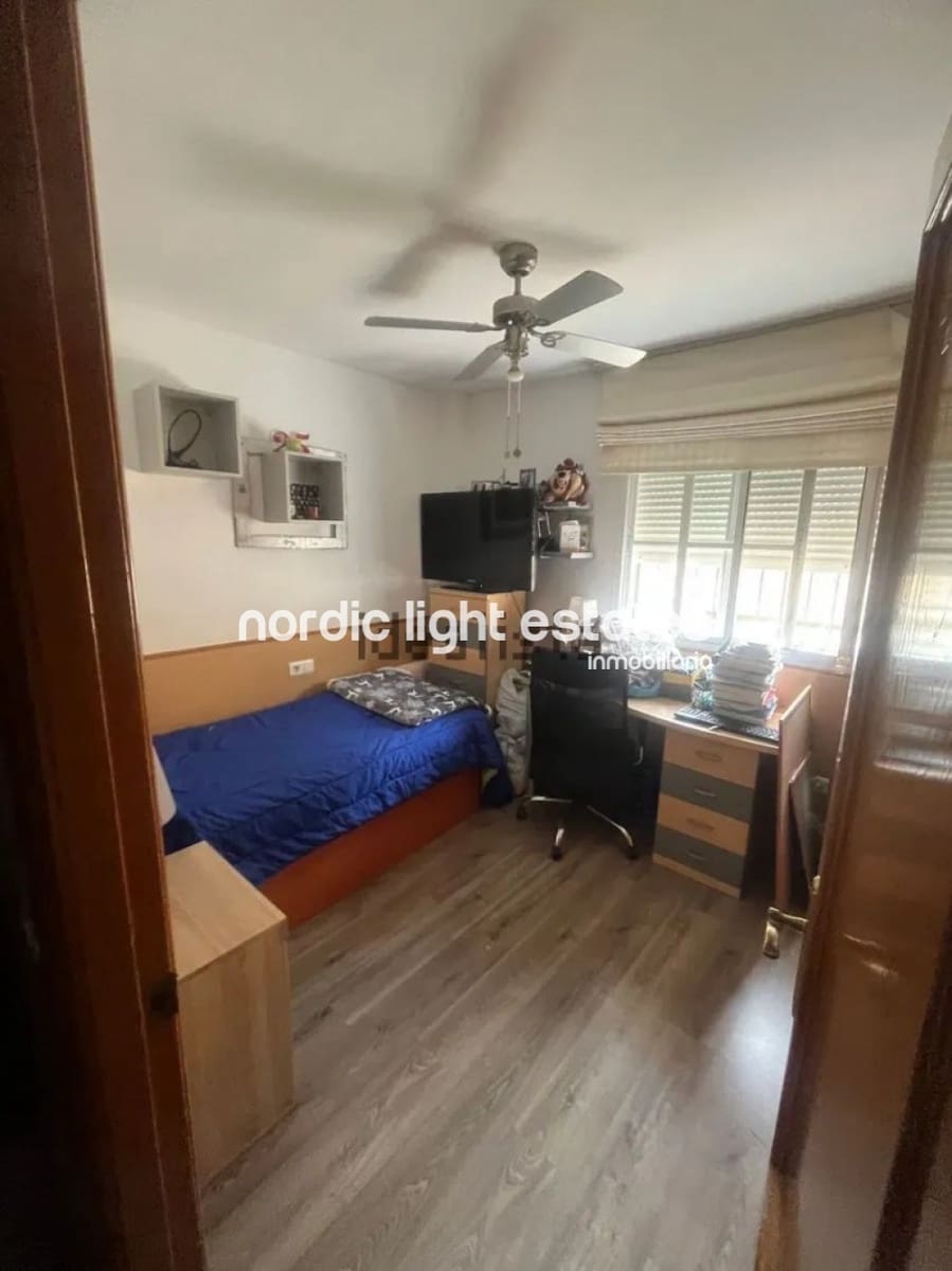 Pareado de 5 habitaciones en Málaga ciudad en venta con piscina garaje - 497.000 € (Ref: 9809658)