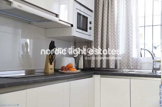 Pareado de 2 habitaciones en Centro, Nerja en venta - 420.000 € (Ref: 9827431)