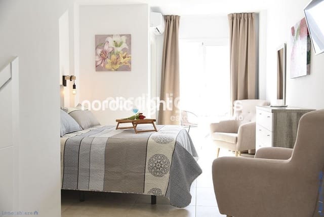 Pareado de 2 habitaciones en Centro, Nerja en venta - 420.000 € (Ref: 9827431)