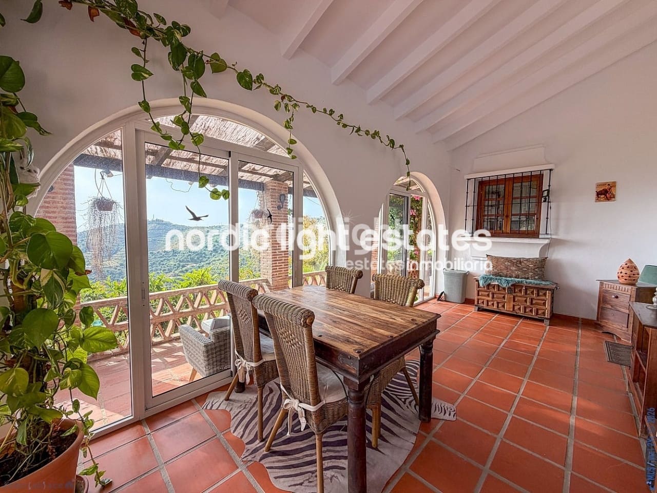 2 chambre Finca/Maison de Campagne à vendre à Torrox avec piscine - 375 000 € (Ref: 9827606)