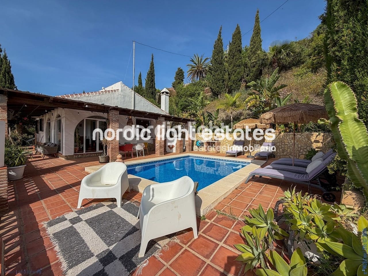 2 chambre Finca/Maison de Campagne à vendre à Torrox avec piscine - 375 000 € (Ref: 9827606)