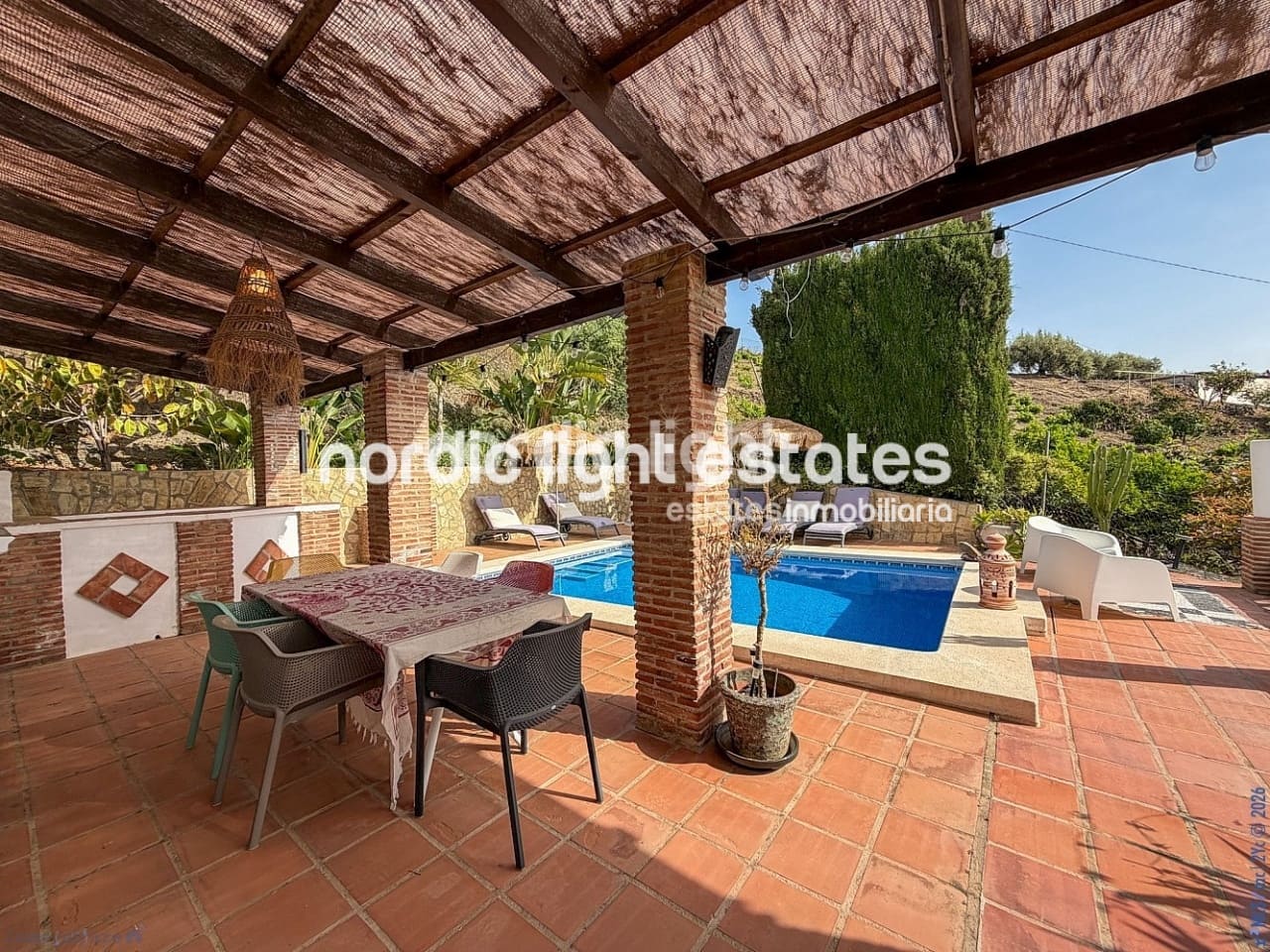 2 chambre Finca/Maison de Campagne à vendre à Torrox avec piscine - 375 000 € (Ref: 9827606)