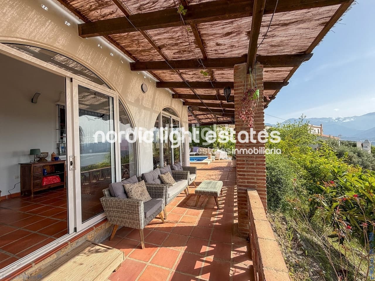 2 chambre Finca/Maison de Campagne à vendre à Torrox avec piscine - 375 000 € (Ref: 9827606)