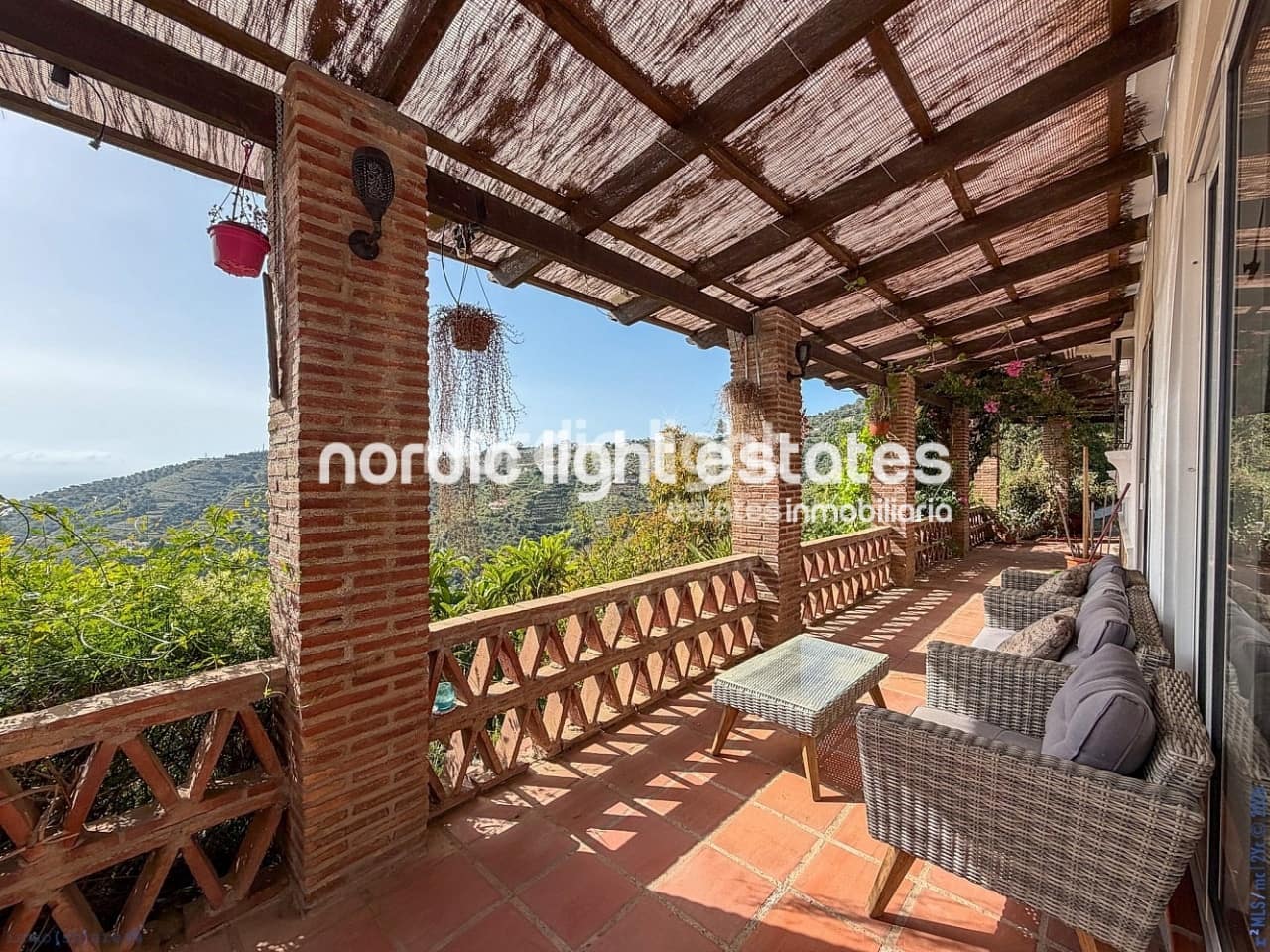 2 chambre Finca/Maison de Campagne à vendre à Torrox avec piscine - 375 000 € (Ref: 9827606)