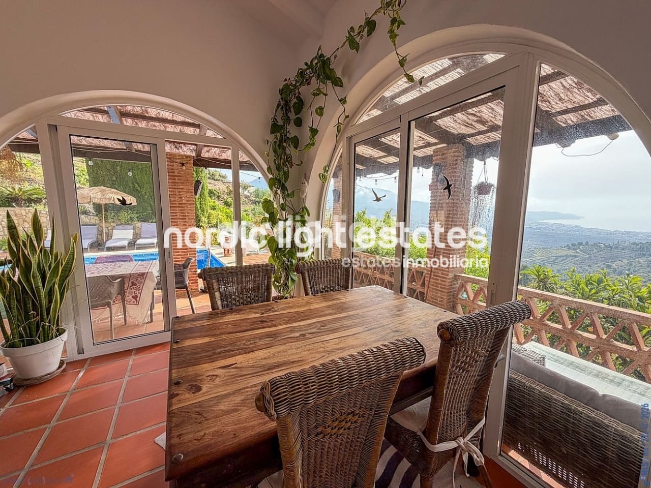 2 chambre Finca/Maison de Campagne à vendre à Torrox avec piscine - 375 000 € (Ref: 9827606)