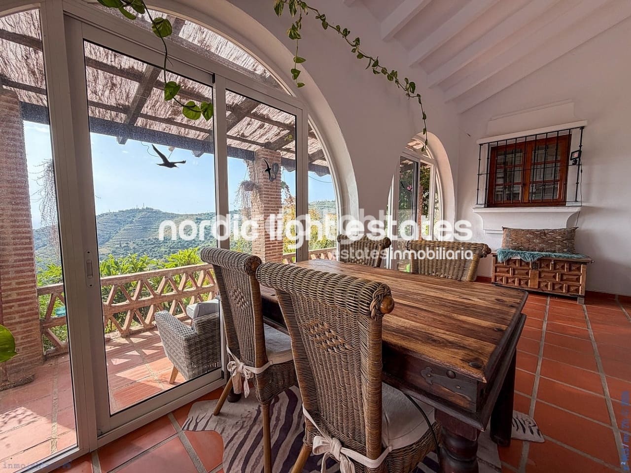 2 chambre Finca/Maison de Campagne à vendre à Torrox avec piscine - 375 000 € (Ref: 9827606)