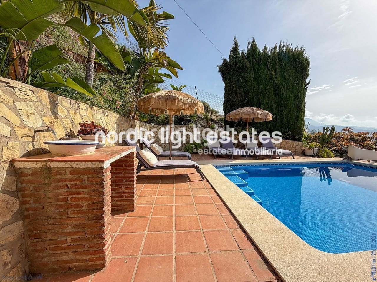 2 chambre Finca/Maison de Campagne à vendre à Torrox avec piscine - 375 000 € (Ref: 9827606)