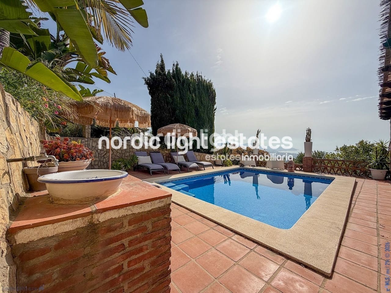 2 chambre Finca/Maison de Campagne à vendre à Torrox avec piscine - 375 000 € (Ref: 9827606)