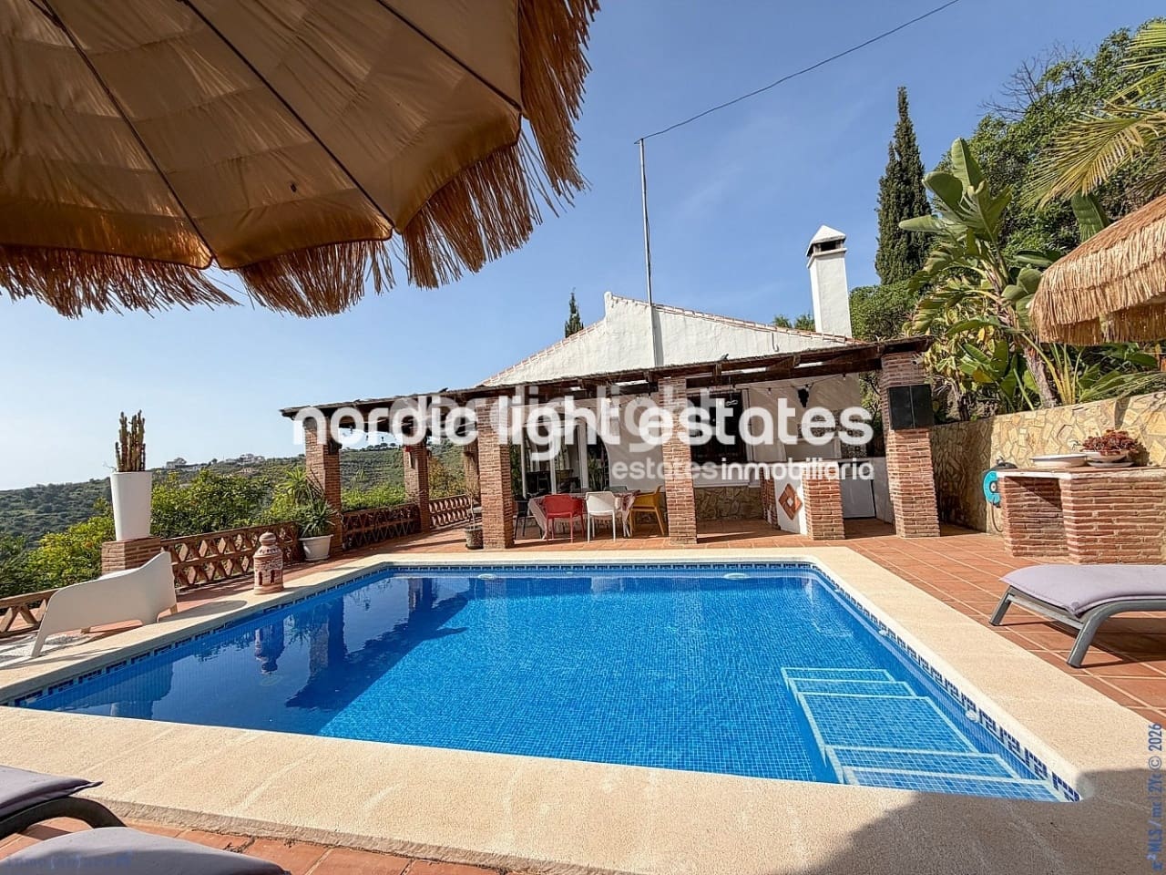 2 chambre Finca/Maison de Campagne à vendre à Torrox avec piscine - 375 000 € (Ref: 9827606)