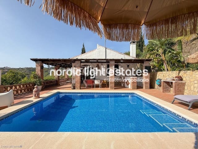 2 chambre Finca/Maison de Campagne à vendre à Torrox avec piscine - 375 000 € (Ref: 9827606)