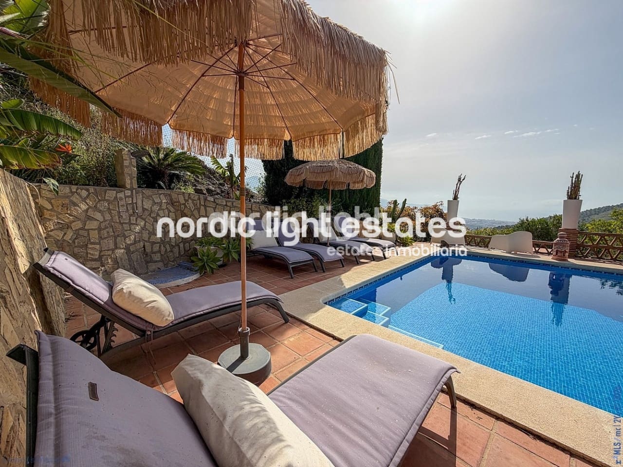2 chambre Finca/Maison de Campagne à vendre à Torrox avec piscine - 375 000 € (Ref: 9827606)