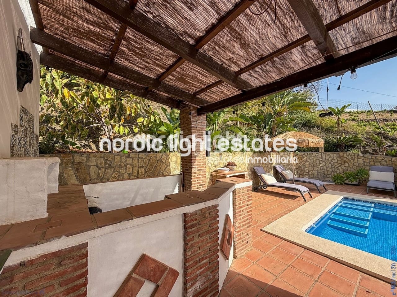 2 chambre Finca/Maison de Campagne à vendre à Torrox avec piscine - 375 000 € (Ref: 9827606)