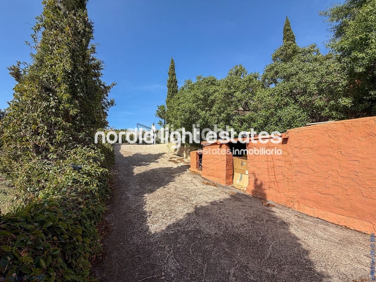 2 chambre Finca/Maison de Campagne à vendre à Torrox avec piscine - 375 000 € (Ref: 9827606)