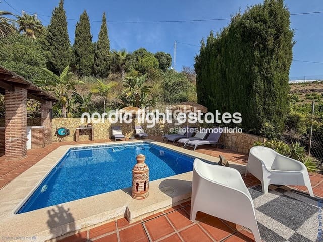 2 chambre Finca/Maison de Campagne à vendre à Torrox avec piscine - 375 000 € (Ref: 9827606)