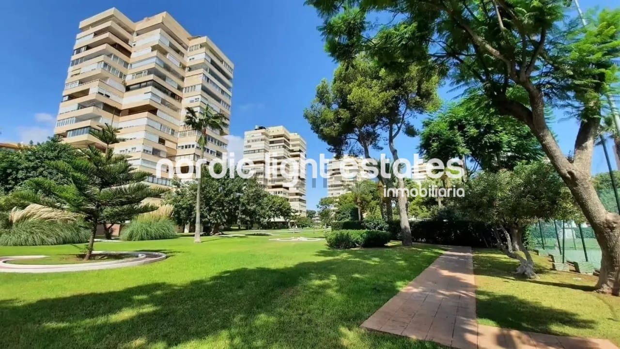 4 bedroom Flat for sale in Torremolinos with pool garage - € 590,000 (Ref: 9827704)