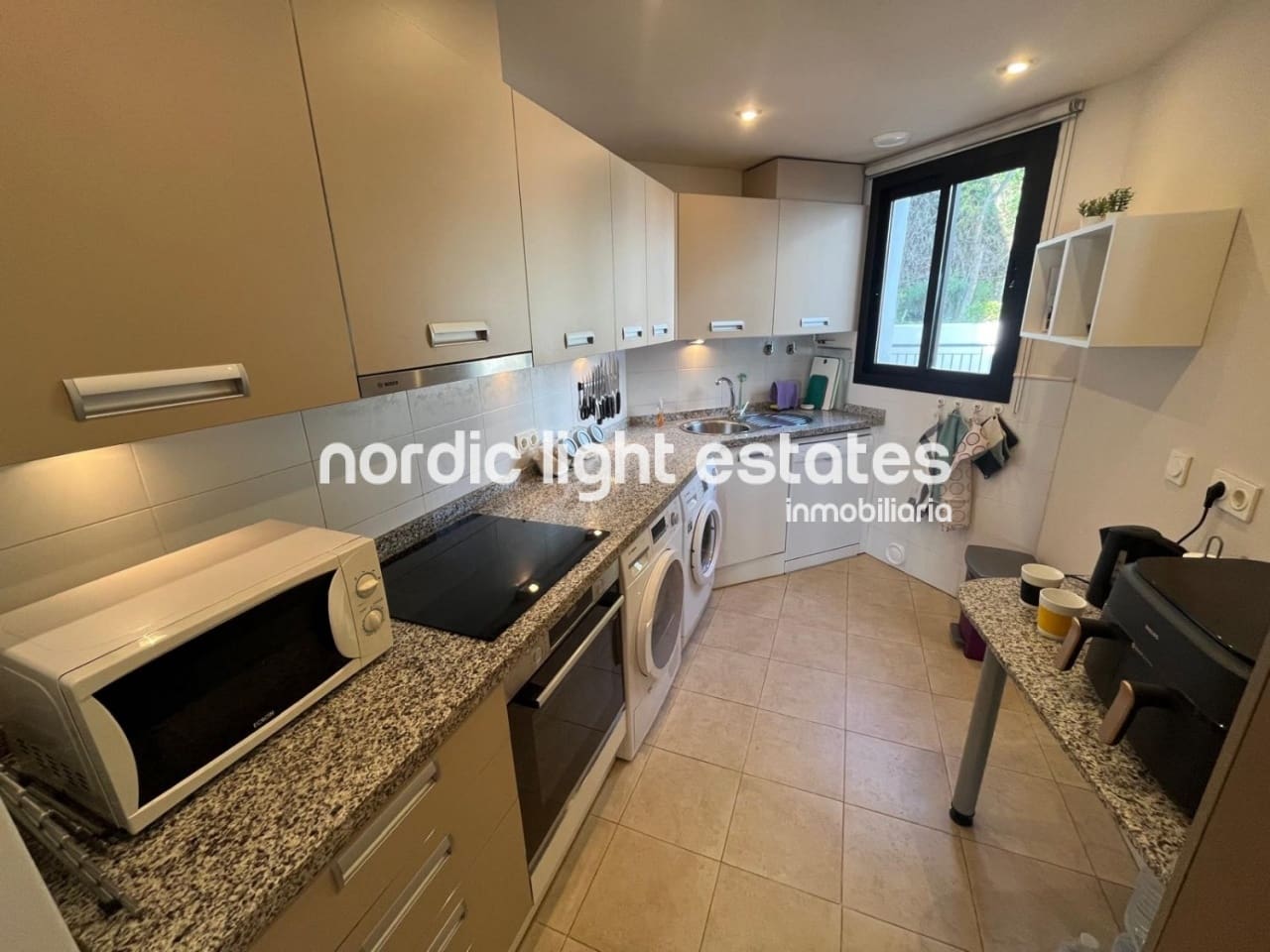 2 quarto Apartamento para venda em Torrox-Costa com piscina garagem - 415 000 € (Ref: 9829940)