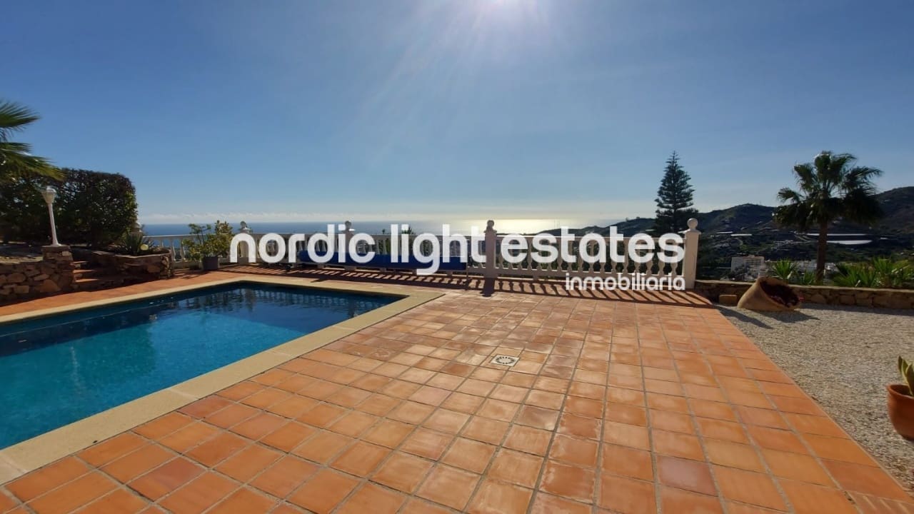 5 bedroom Finca/Country House for sale in Torrox with pool garage - € 670,000 (Ref: 9832363)