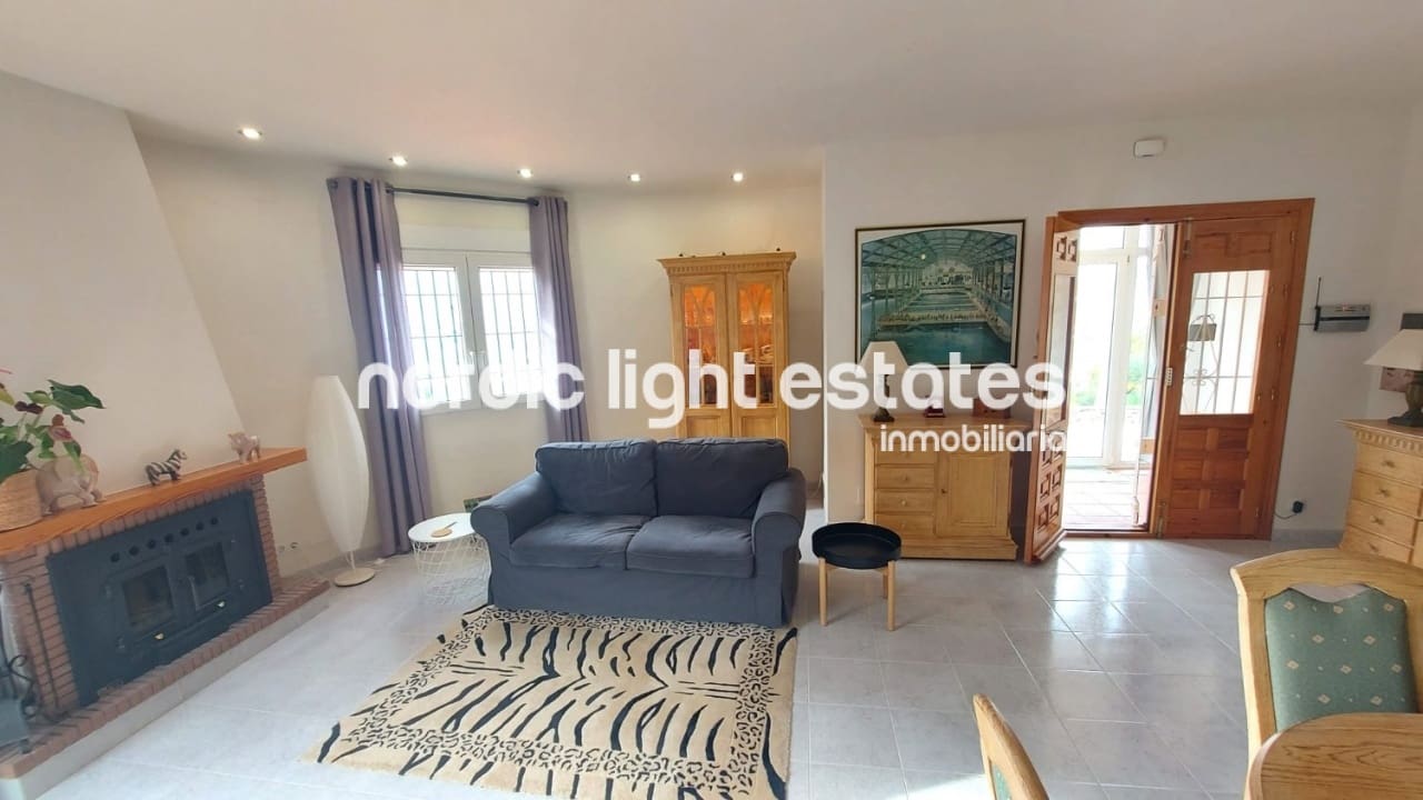 5 bedroom Finca/Country House for sale in Torrox with pool garage - € 670,000 (Ref: 9832363)