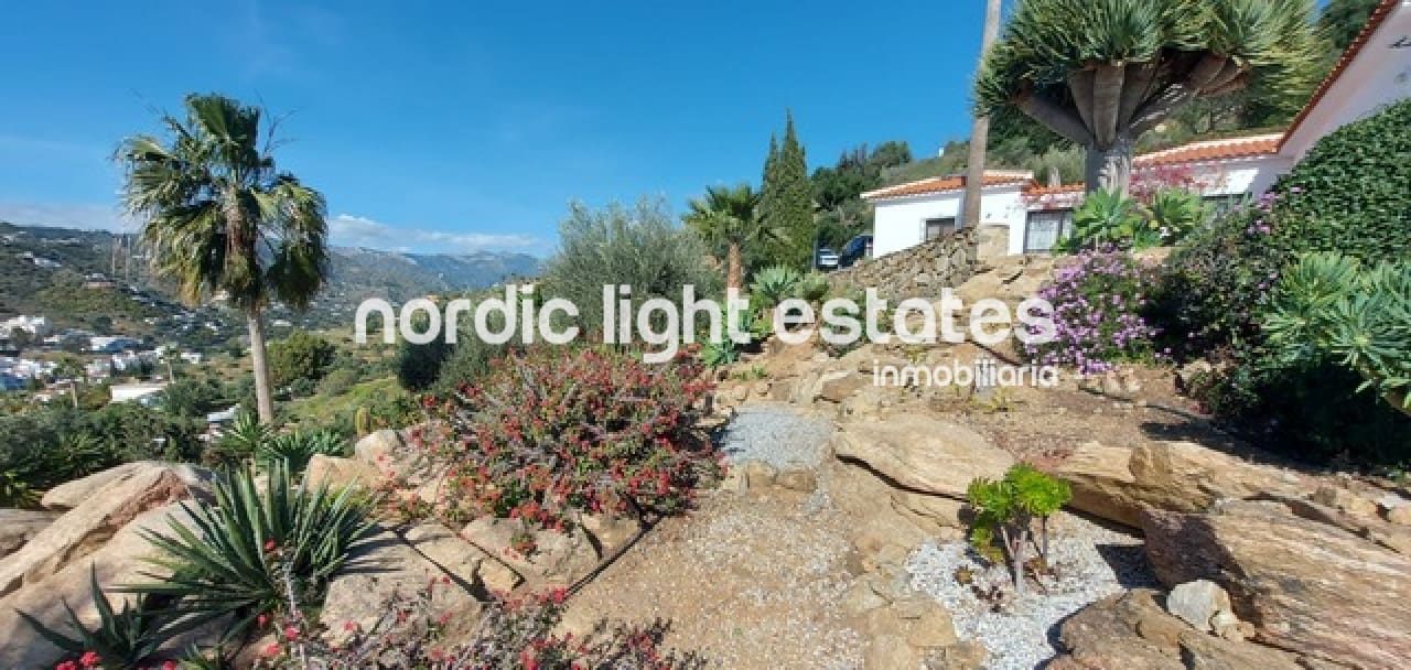 5 bedroom Finca/Country House for sale in Torrox with pool garage - € 670,000 (Ref: 9832363)