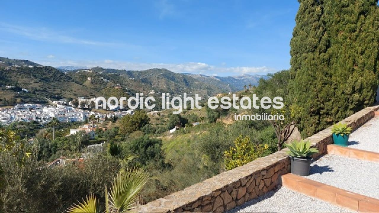5 bedroom Finca/Country House for sale in Torrox with pool garage - € 670,000 (Ref: 9832363)