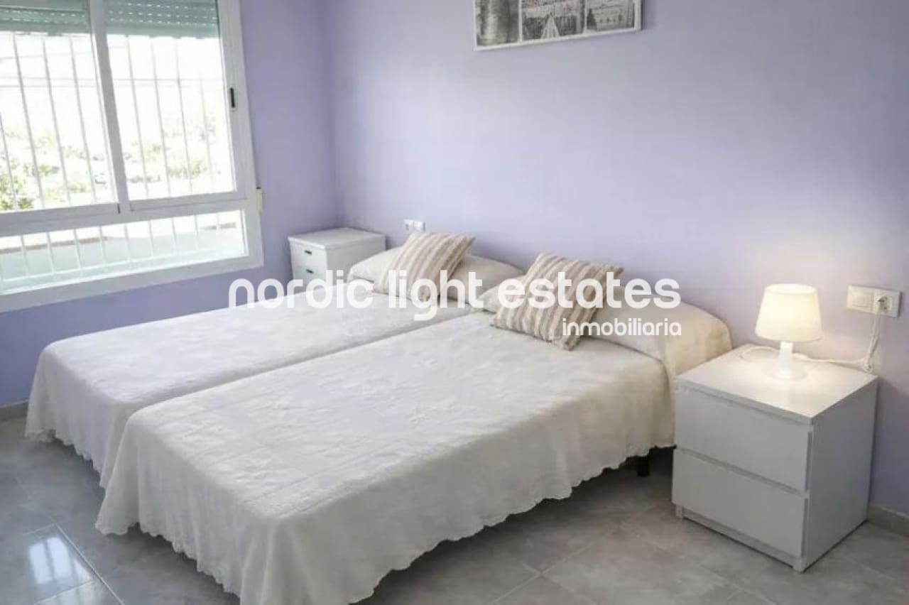 1 quarto Apartamento para venda em Torrox-Costa com piscina garagem - 220 000 € (Ref: 9844318)