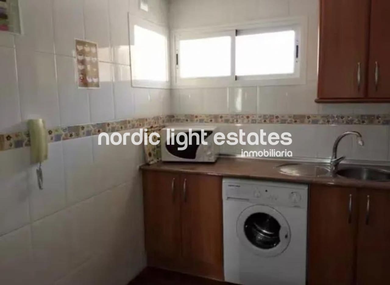 1 quarto Apartamento para venda em Torrox-Costa com piscina garagem - 220 000 € (Ref: 9844318)
