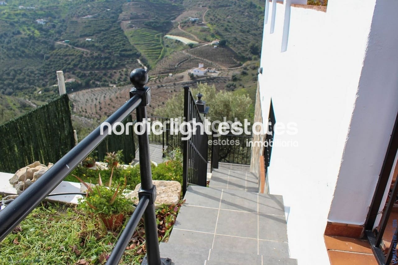 3 bedroom Finca/Country House for sale in Torrox with pool garage - € 329,900 (Ref: 9844320)